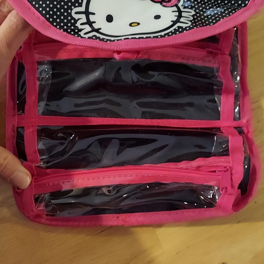Hello‎ Kitty roll up storage kit